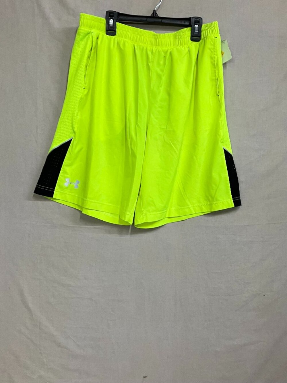 Under Armour Running Shorts Men's Large Neon Yellow HeatGear Loose Mesh Athletic